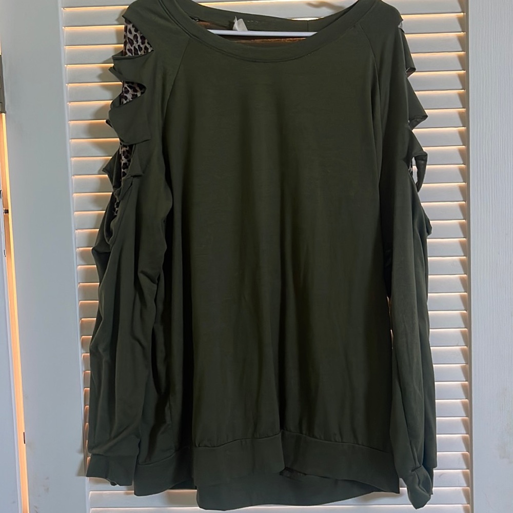 Army green/leopard sweatshirt size xL gently worn